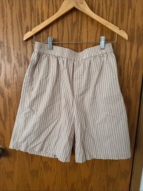 Striped Elastic Waist Casual Shorts